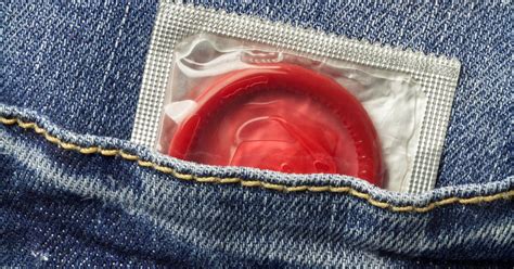 Fafanje brez kondoma za doplačilo Kurba Daru